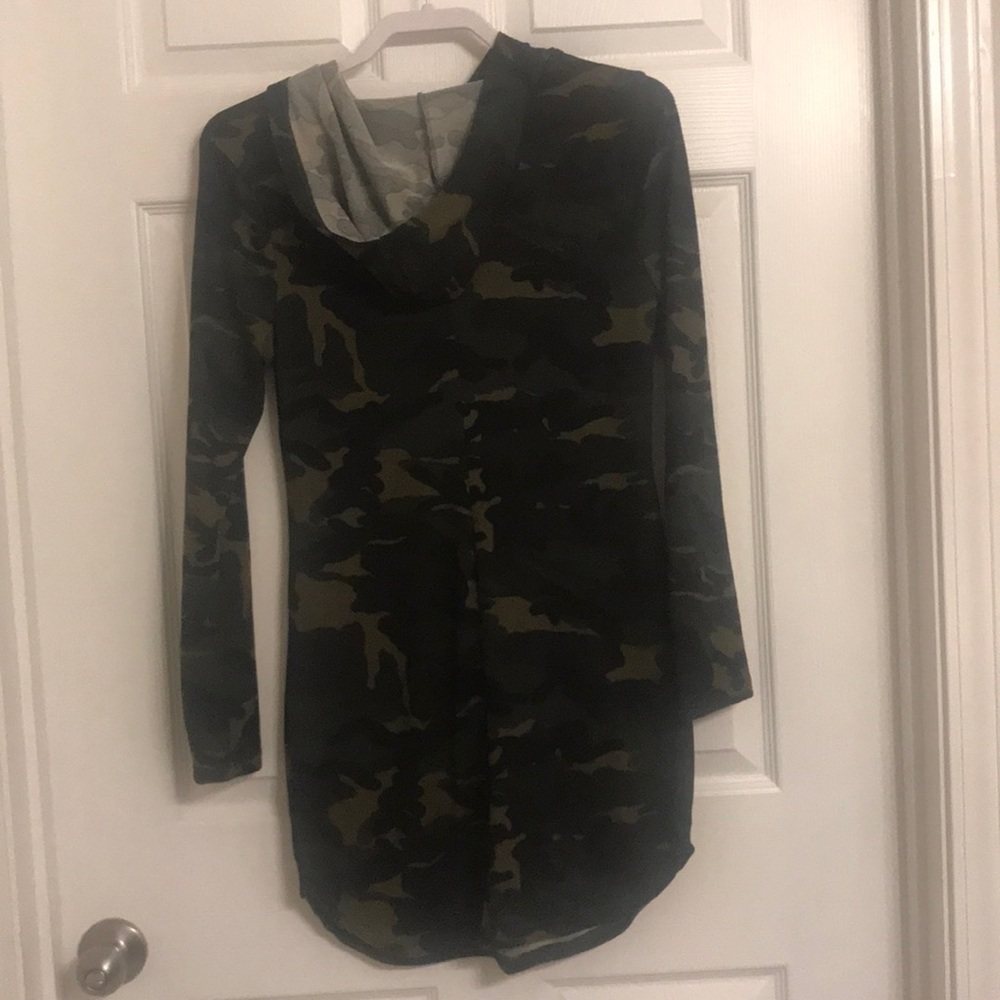 Dress - Picture 2 of 2